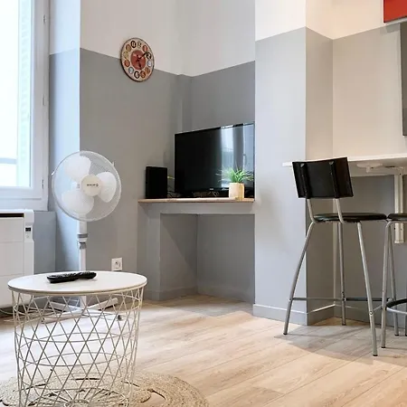 #a2 Sebastien's Calm Fully Equipped Апартаменты Гренобль